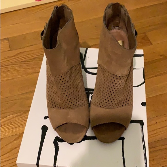 Dolce Vita Peep Toe Bootie - Picture 4 of 5